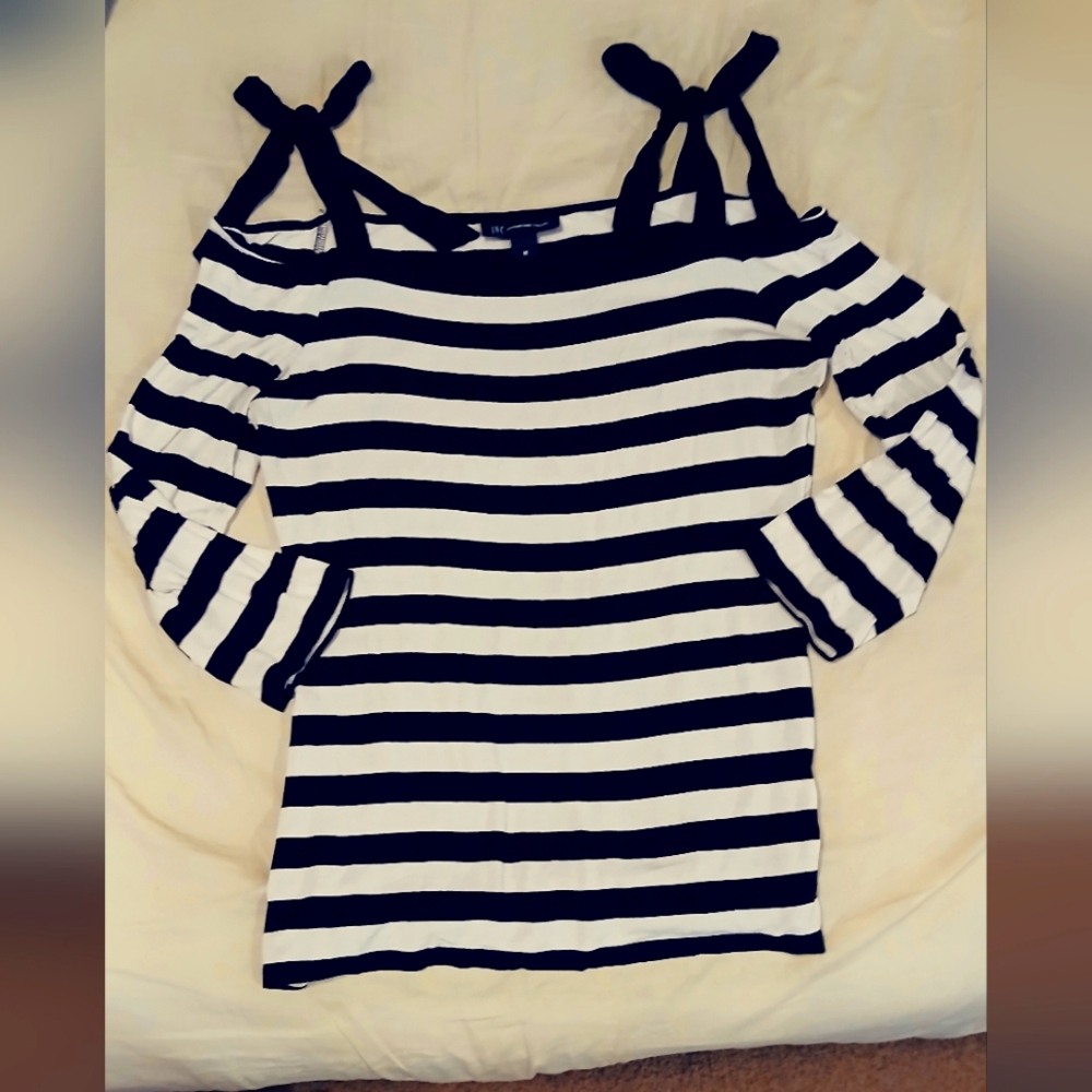 Navy & White Off-Shoulder Top -M